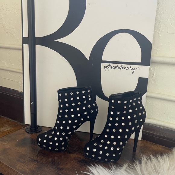 Scene by ☀️Rhinestone Booties - Picture 6 of 7